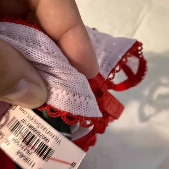 Victoria’s Secret Bra - Picture 3 of 5